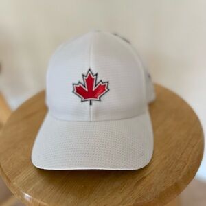 White Canada Cap with Red Maple Leaf, new, never used